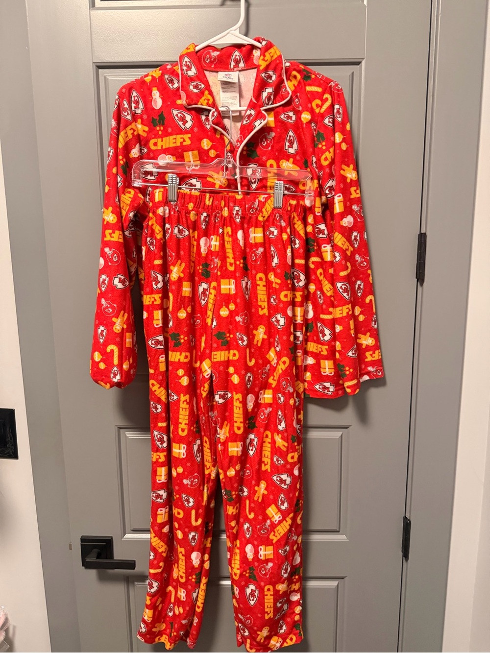 NFL Team Apparel Kansas City Chiefs Women’s Red Fleece Pajama Set MEDIUM